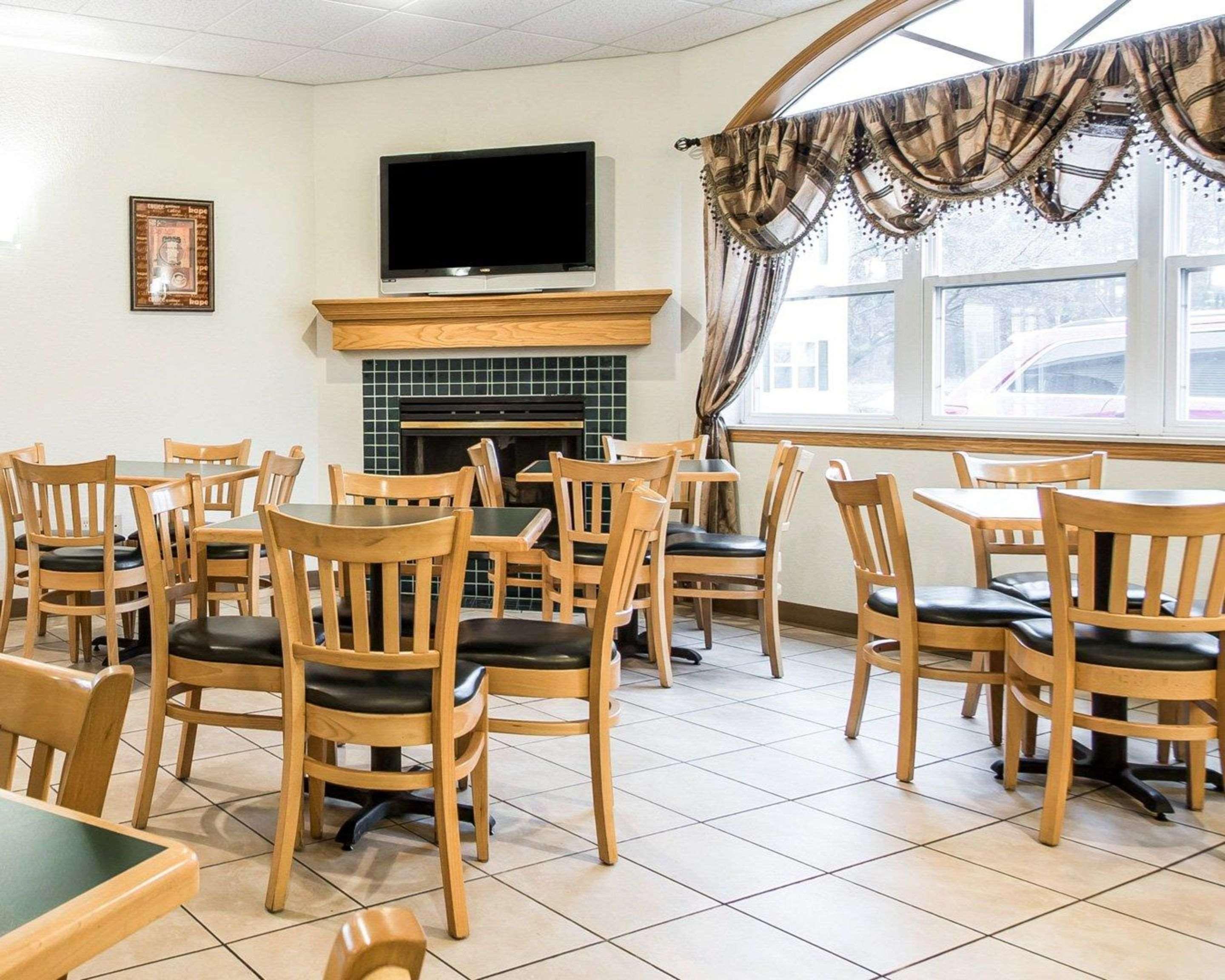 Quality Inn Mauston I-90 Exterior photo