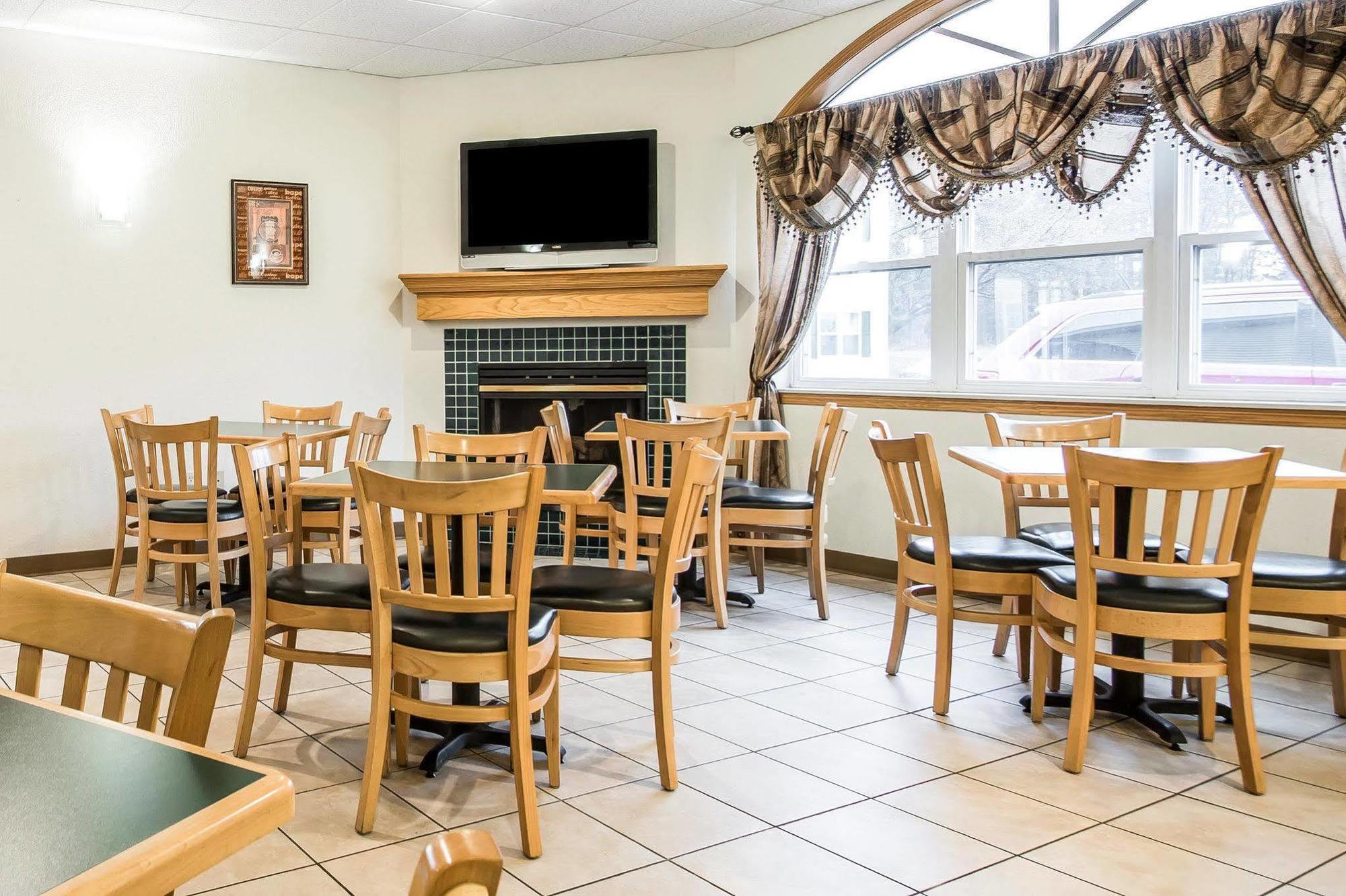 Quality Inn Mauston I-90 Exterior photo
